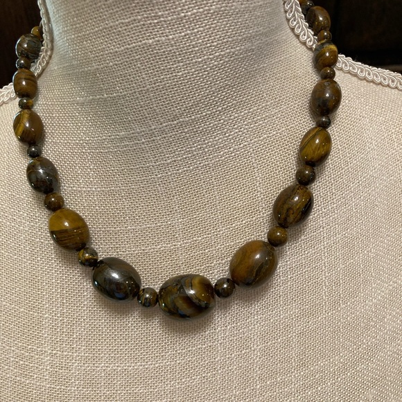 Necklace - Women’s Tiger’s Eye necklace - Picture 1 of 3